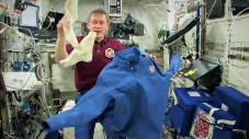 Bagaimana Para Astronot...