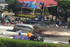 Mobil Terbakar di Tol...