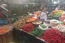 Di Pasar Rau Harga Cabe...