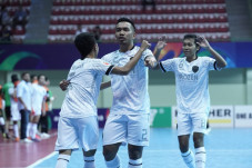 AFC Menetapkan Persyaratan...