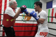 Jatuhkan Manny Pacquiao,...