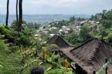 Membangun Desa Wisata...