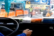 Petugas Hadang Truk...