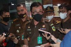 Usut Pihak Lain di Kasus...