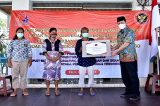 BNPT Gelar Bakti Sosial...