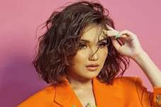 Ibu Ayu Ting Ting Minta...