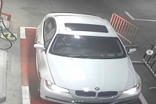 Mobil BMW Kabur Tak...