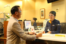 Naik 32%, Bank Mega...