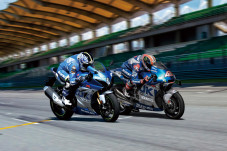 Suzuki GSX R-1000R Versi...