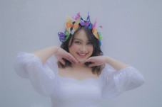 Butterfly, Single Perdana...