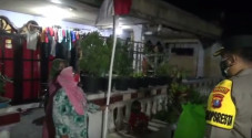 Pasang Bendera Merah...