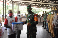 Tinjau Pengungsi Mayerga,...