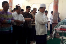 Tata Cara Sholat Jenazah,...