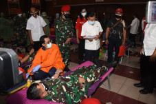 Peringati HUT ke-76...