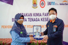 Lagi, Kimia Farma Salurkan...
