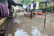 2 Jam Disedot, Banjir...