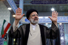 Raisi Dilantik Jadi...