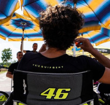 Valentino Rossi Mundur...