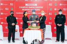 Dukung UMKM Jabar Go...