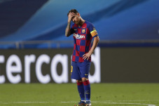 Del Piero Sedih Messi...