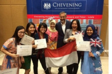 Tertarik Kuliah di Inggris,...