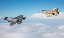Jet Tempur Israel Gempur...