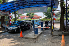 Masuk Pasar Minggu,...