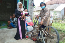 Cerita Heroik Emon,...
