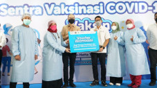 Traveloka Gelar Vaksinasi...