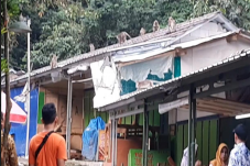 Ratusan Monyet Serbu...