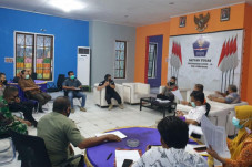 Warga Enrekang Diminta...