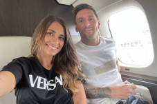 Foto Messi dan Istri...