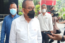Penuhi Panggilan KPK,...