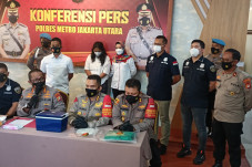 Nakes Perempuan Ini...