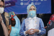 Gelar Vaksinasi Gratis...