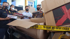Tim Buser Naga Gerebek...