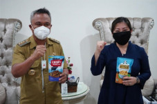 Bupati Luwu Timur Puji...