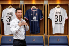 Messi Ingin Bangun Sesuatu...
