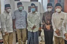 Ngaji ke Gus Baha, Ahmad...