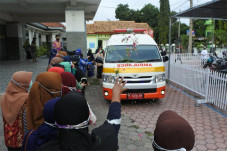 Nakes Gugur saat Tangani...
