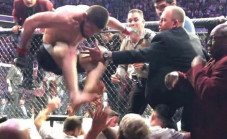Khabib Diejek Musuh...