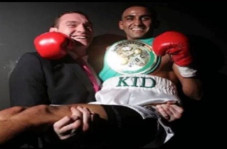 Kid Galahad Jadi Raja...