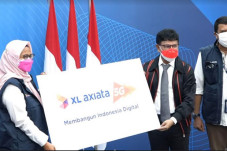 XL Axiata Kantongi Ijin...