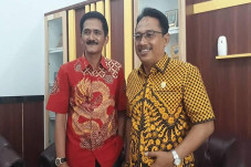 Tujuh Rumah di Pesisir...