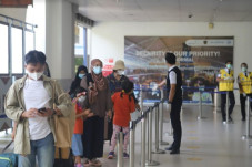 Diubah Lagi, Terbang...