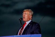 Trump Salahkan Biden...