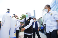 Gotong Royong Tangani...