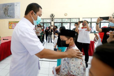 Hendi Upayakan Pendidikan...
