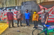 Polisi Cari Pembuat...