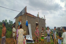 Diterjang Puting Beliung,...